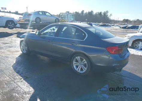 2017 BMW 330I xDrive z USA, uszkodzony, nr VIN WBA8D9C37HA011341